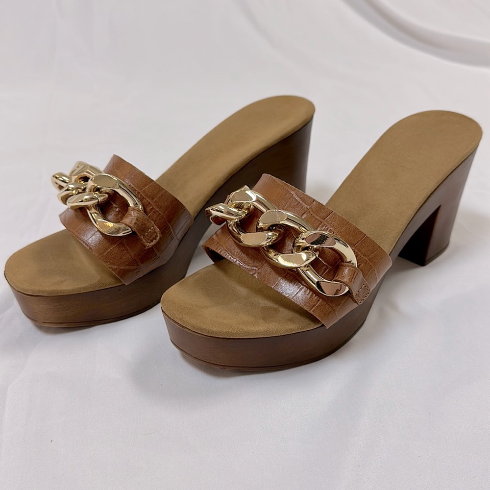 EUC Vince Camuto Leeta Wood Heel Sandal (Women’s Size US 10)